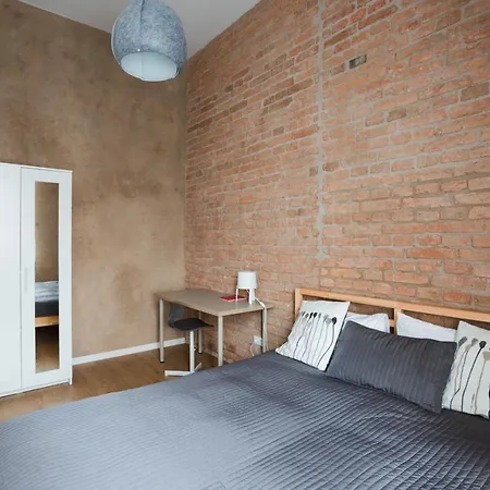 Brick Walls 아파트